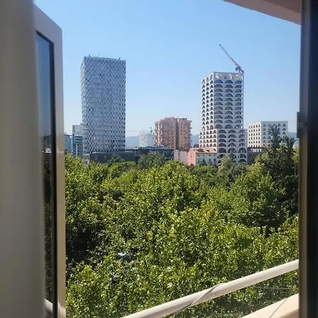 Central Тирана
